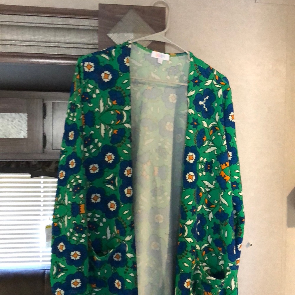 Free piece of Lularoe with purchase! Large Sarah!